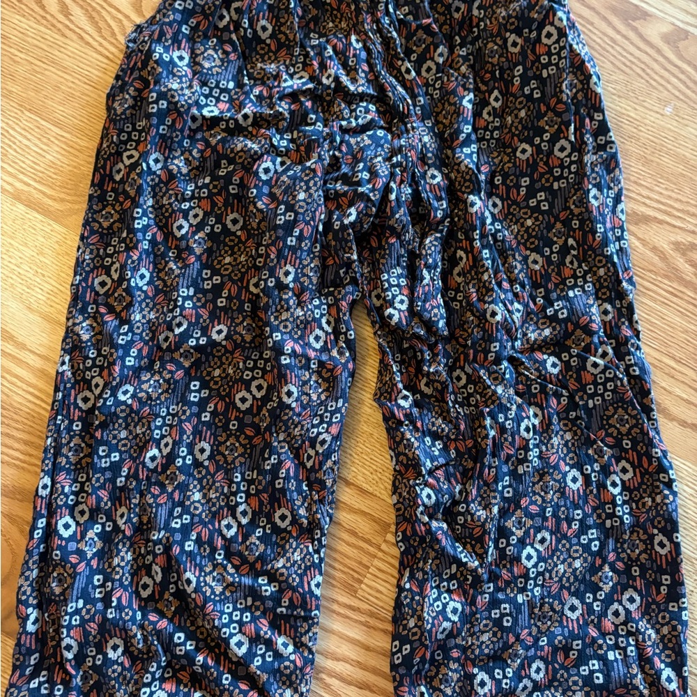 Floral Patterned Set - Picture 3 of 3